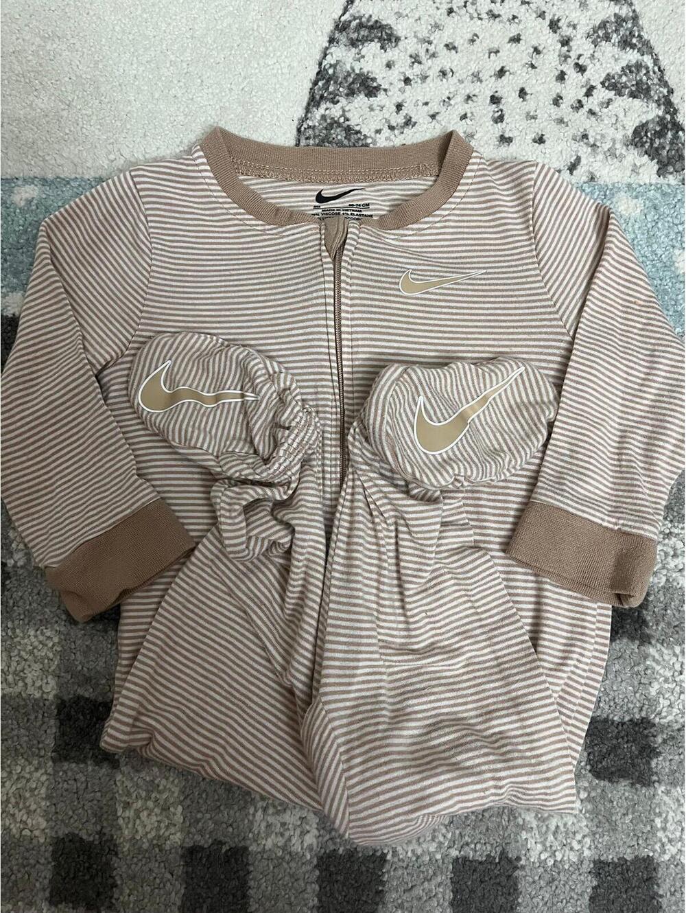 Nike Baby Bamboo Footed Sleeper 9M Zip Onesie Soft Stretch
